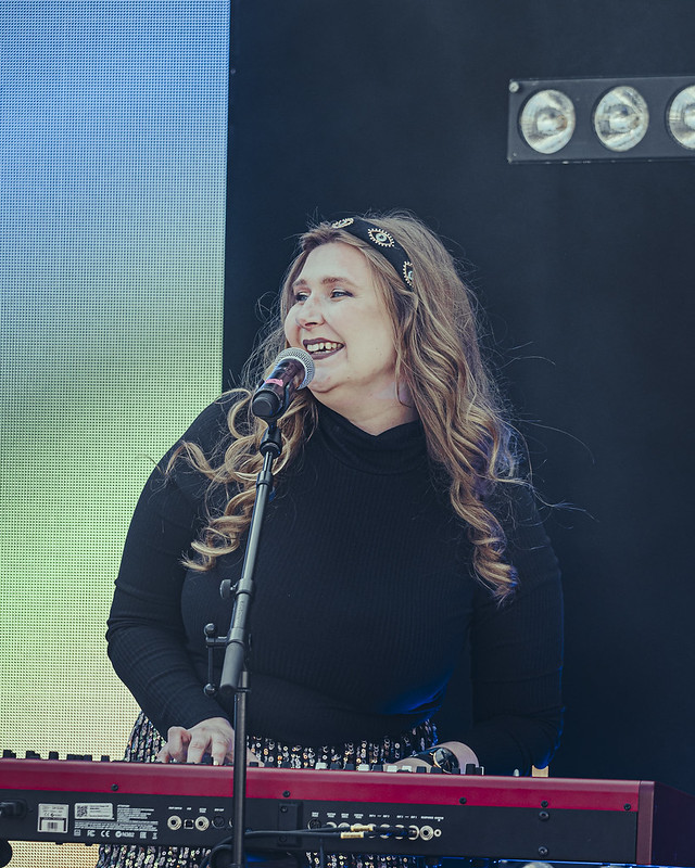 Emilia Qvist playing with MEJ Trio